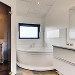 Three-bedroom In Henne Henne Strand
