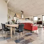 Σπίτι διακοπών Three-bedroom In Henne *