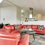 Three-bedroom In Henne