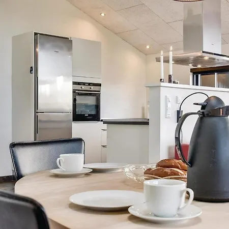 Three-bedroom In Henne Σπίτι διακοπών *