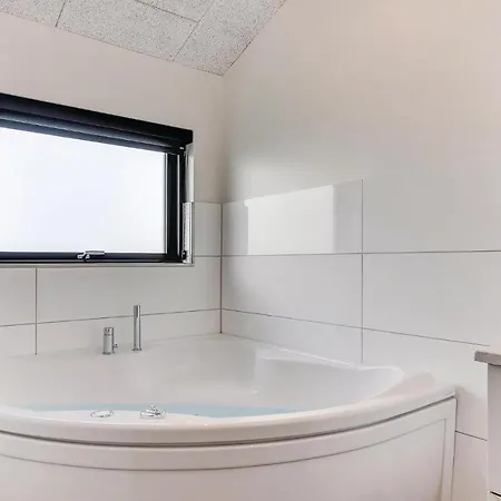 Three-bedroom In Henne Σπίτι διακοπών *