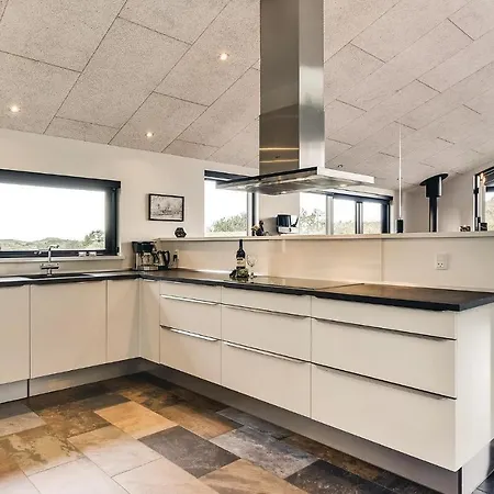 Three-bedroom In Henne * Henne Strand