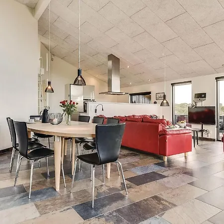 Σπίτι διακοπών Three-bedroom In Henne *