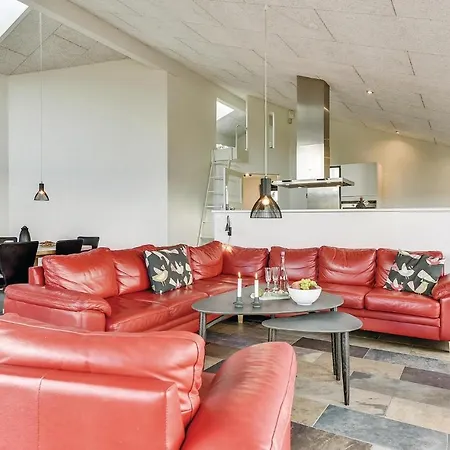 Three-bedroom In Henne