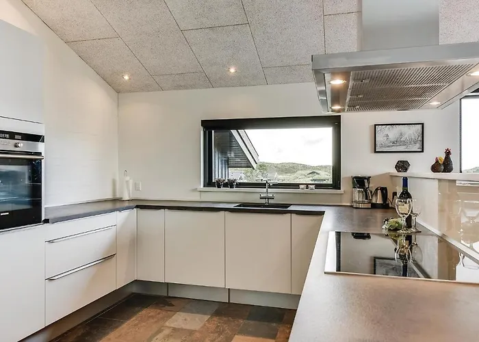 Three-bedroom In Henne Casa de Férias